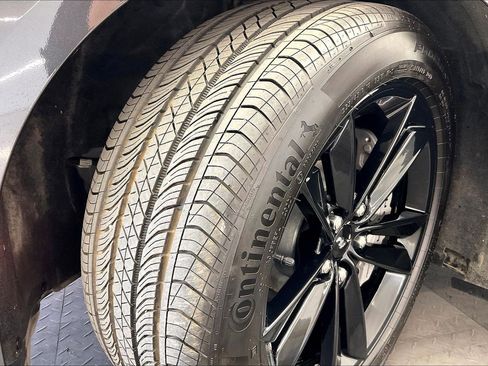 Used 2024 Ford Mustang GT RWD image 33