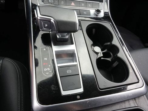 Used 2023 Audi Q8 Premium Plus image 23