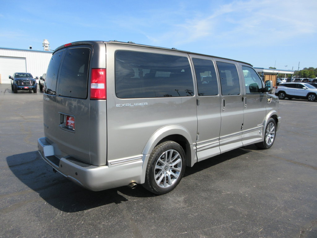 Used 2020 Chevrolet Express 2500 w/ Enhanced Convenience Package RWD image 6