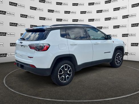 Used 2025 Jeep Compass Trailhawk w/ Trailer Tow Group AWD/4WD image 6