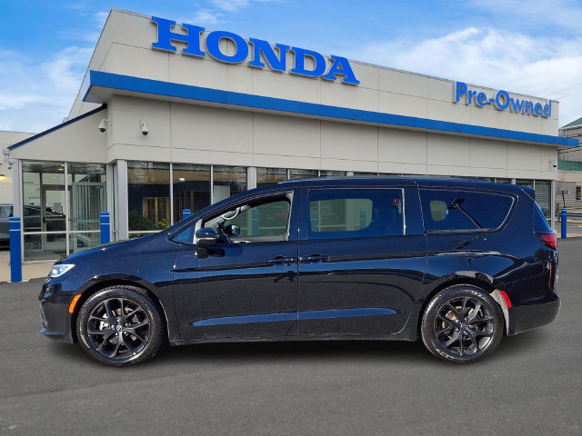 Used 2025 Chrysler Pacifica Limited FWD image 7