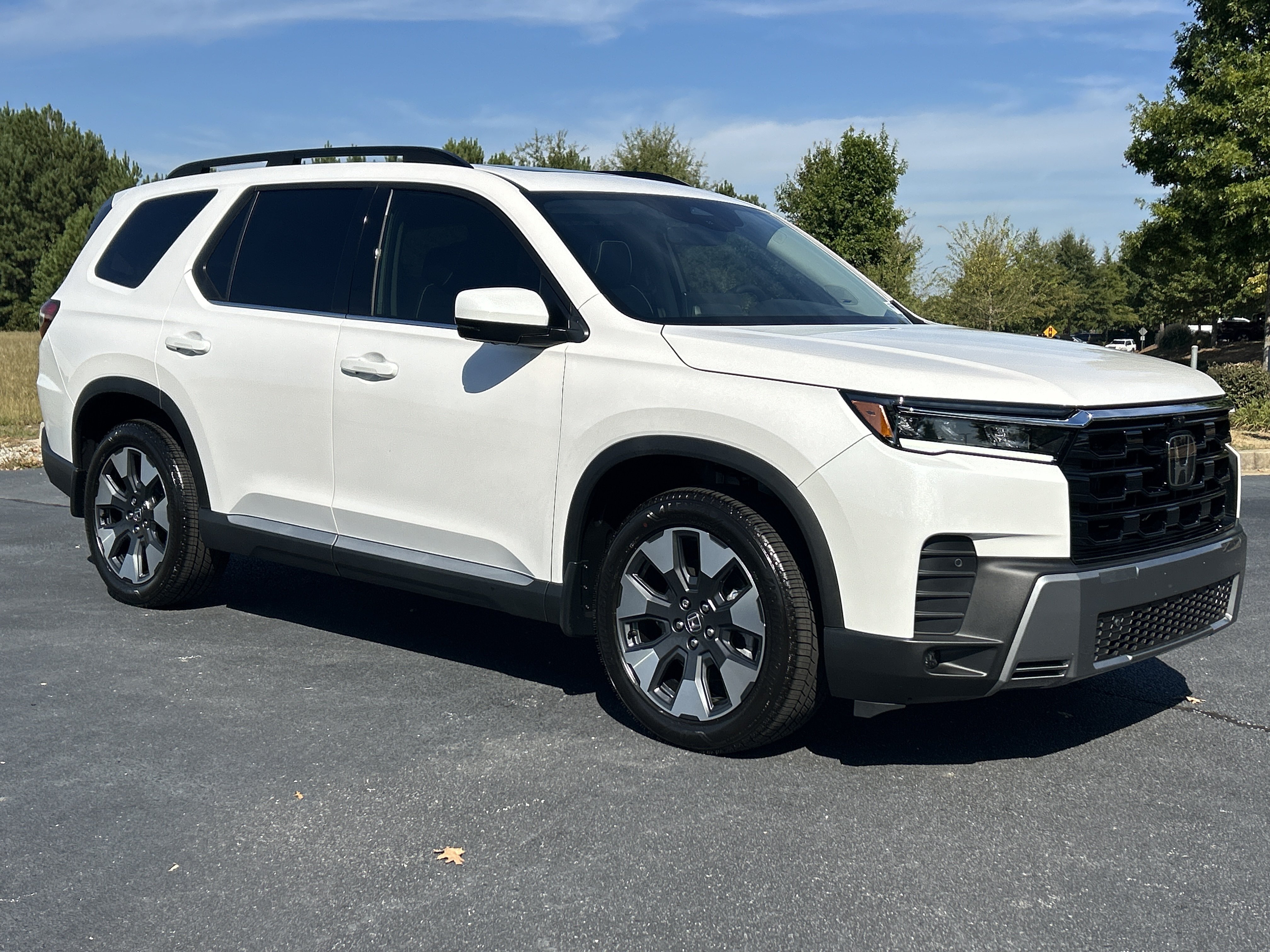 Used 2026 Honda Pilot Elite image 2