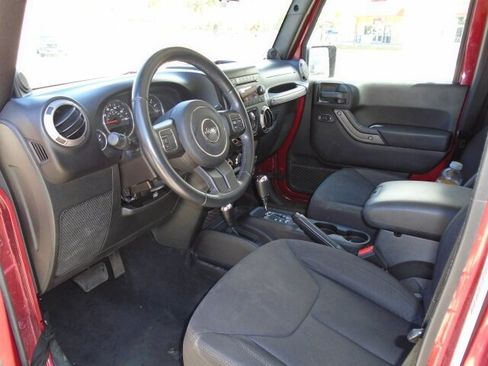 Used 2013 Jeep Wrangler Unlimited Sport AWD/4WD image 5
