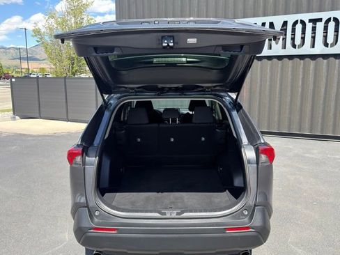 Used 2019 Toyota RAV4 LE AWD/4WD image 28