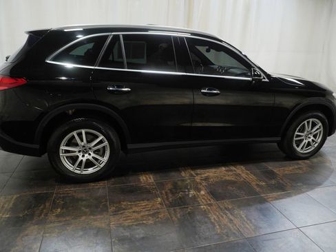Used 2023 Mercedes-Benz GLC 300 4MATIC image 3