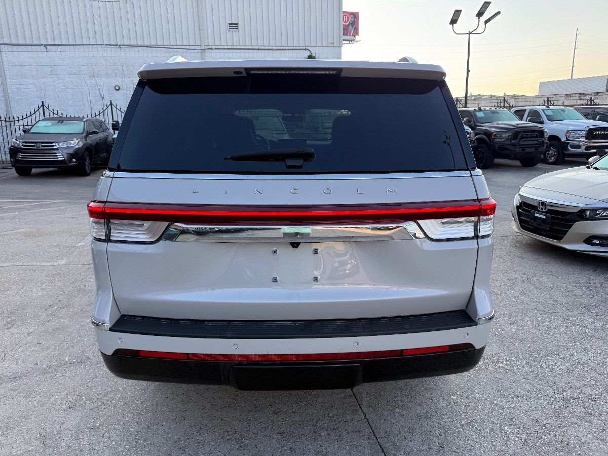 Used 2022 Lincoln Navigator Reserve AWD/4WD image 5
