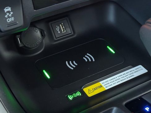 New 2025 Toyota RAV4 XLE image 29