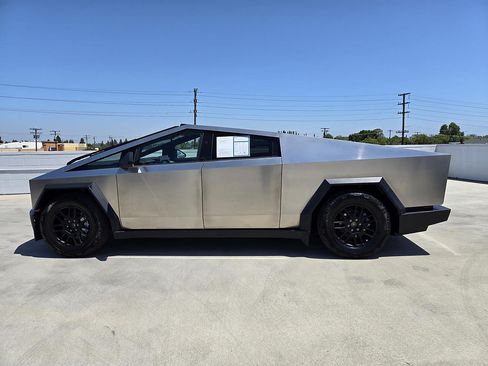Used 2024 Tesla Cybertruck Cyberbeast AWD/4WD image 6