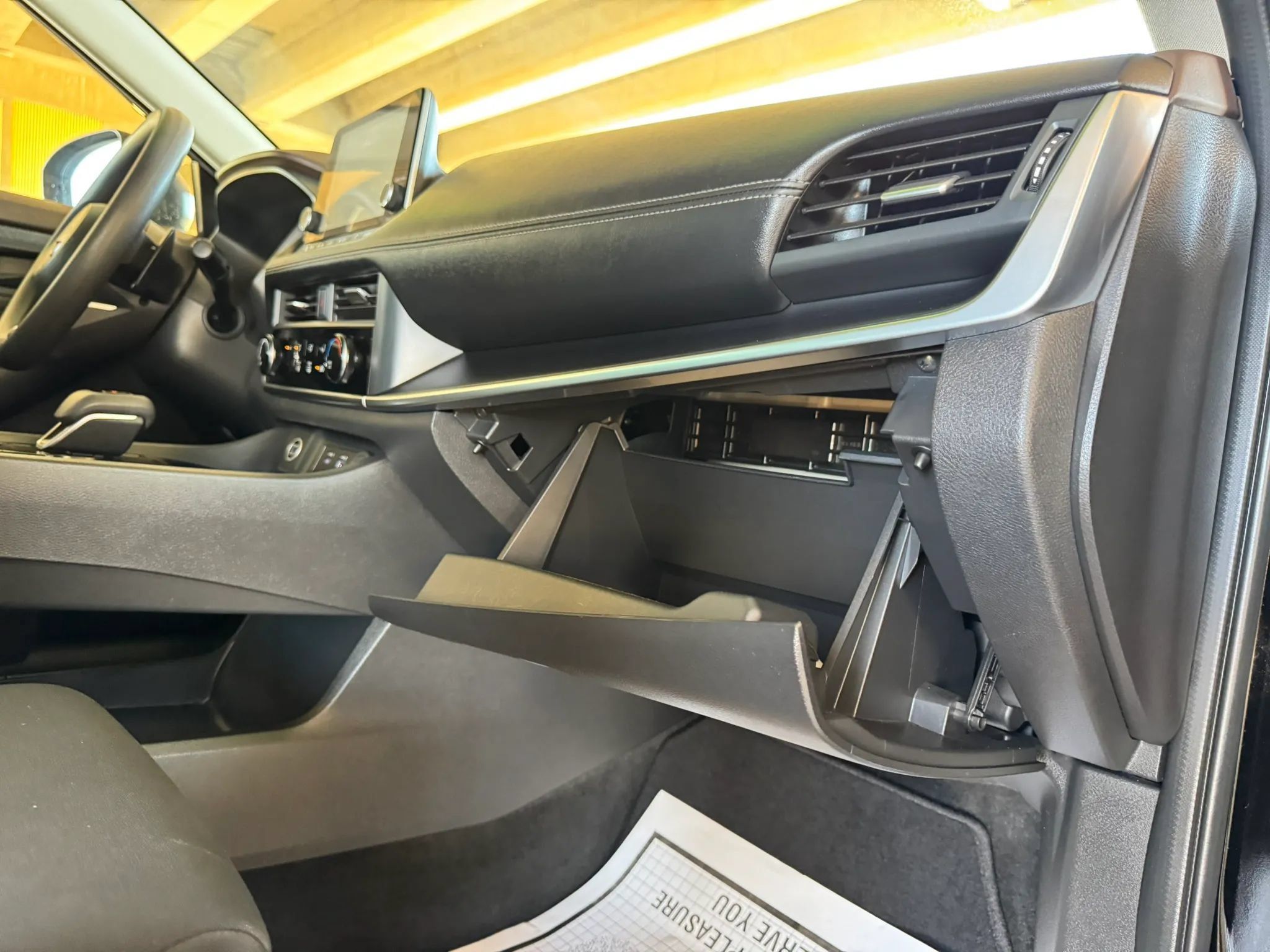 Used 2023 Nissan Rogue S FWD image 24