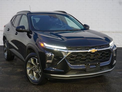 Certified 2025 Chevrolet Trax LT image 4