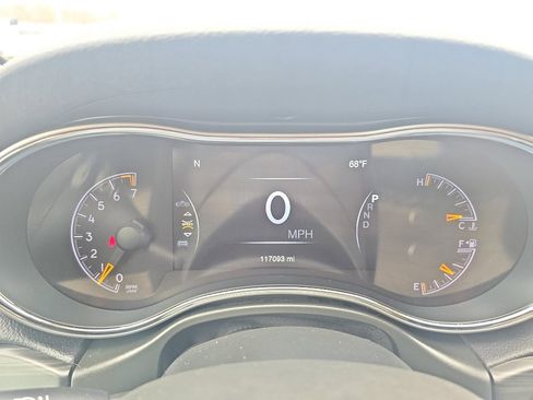 Used 2020 Jeep Grand Cherokee Laredo image 22