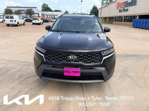 Certified 2021 Kia Sorento S AWD/4WD image 2