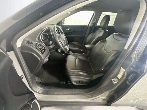 Used 2019 Jeep Compass Limited FWD image 13