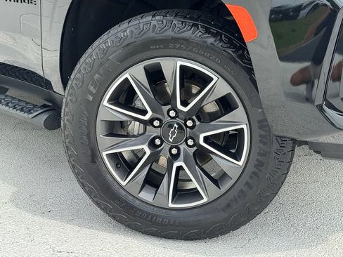 Used 2023 Chevrolet Tahoe Z71 w/ Luxury Package AWD/4WD image 8