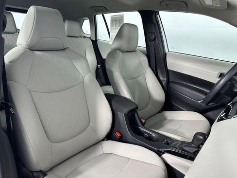 Used 2022 Toyota Corolla Cross L AWD/4WD image 26