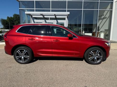 Used 2021 Volvo XC60 T5 Momentum w/ Premium Package AWD/4WD image 2