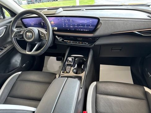 Used 2025 Buick Envision Sport Touring AWD/4WD image 30