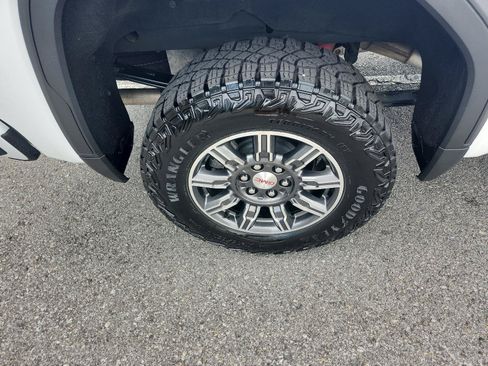 Certified 2024 GMC Sierra 1500 AT4 w/ Technology Package AWD/4WD image 6