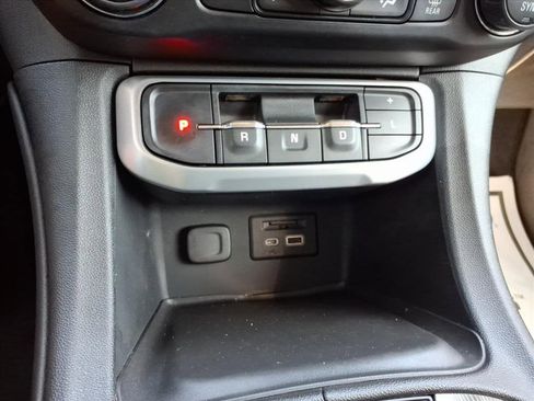 Used 2021 GMC Acadia SLT w/ Trailering Package image 29