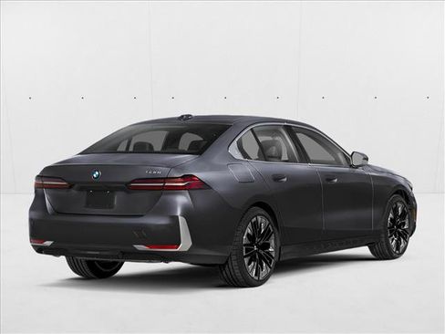 New 2027 BMW 530i RWD image 2
