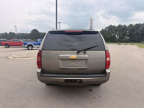 Used 2013 Chevrolet Suburban LT AWD/4WD image 4