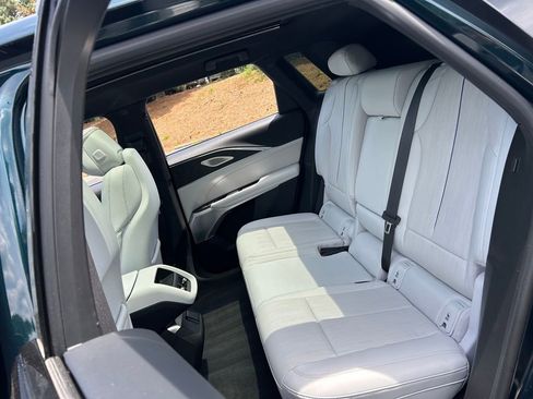 Used 2024 Cadillac Lyriq Sport AWD/4WD image 36