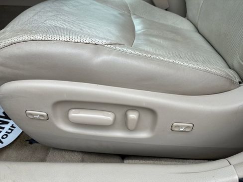 Used 2011 Toyota Avalon Limited FWD image 11