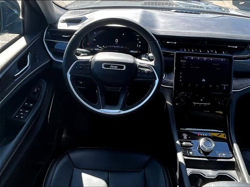 Used 2024 Jeep Grand Cherokee Limited 4xe image 17