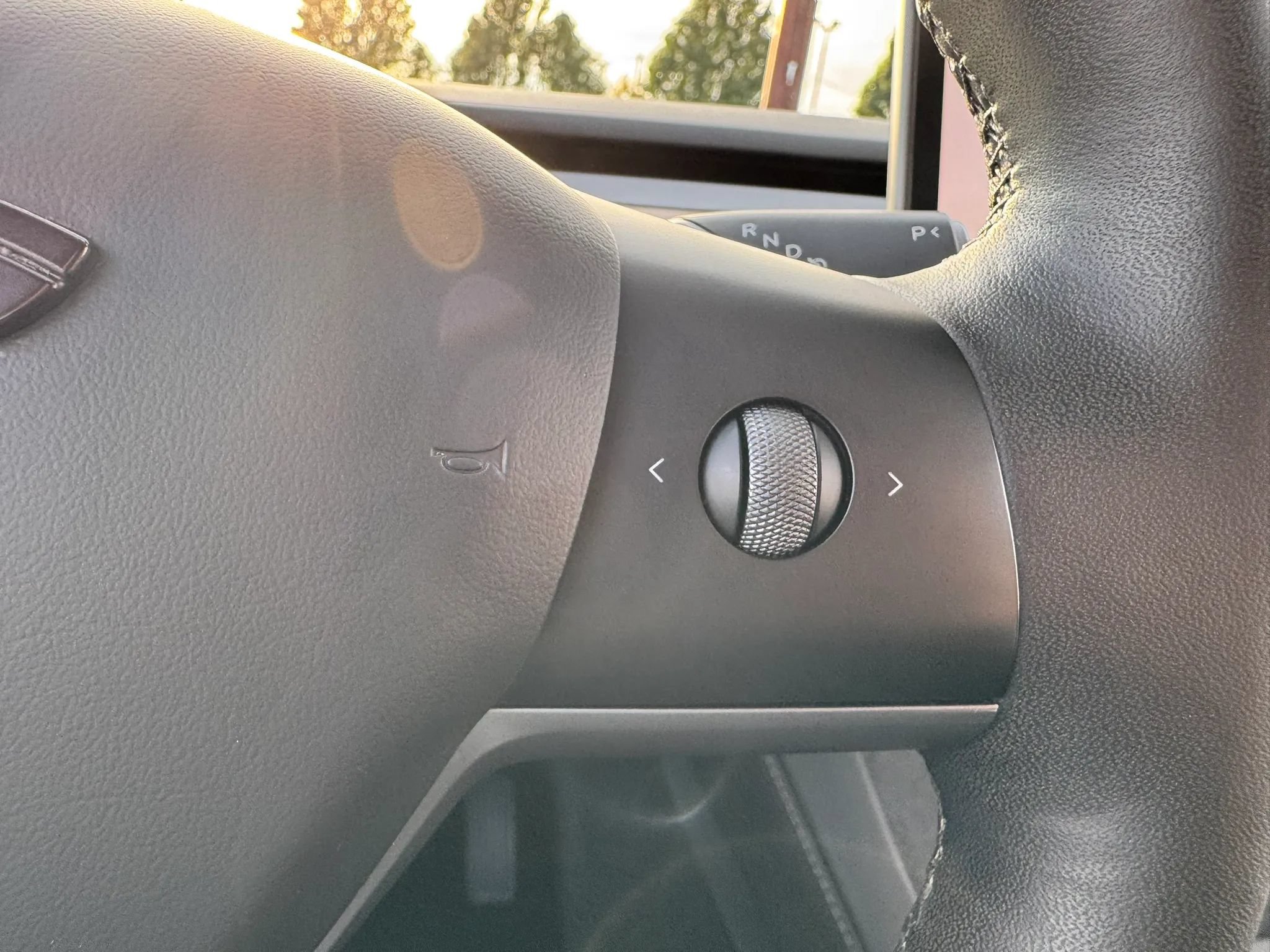 Used 2024 Tesla Model Y Long Range AWD/4WD image 23