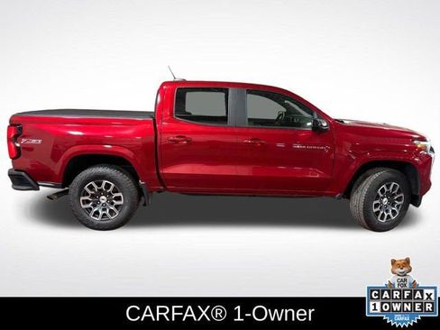 Used 2023 Chevrolet Colorado Z71 w/ Z71 Convenience Package 2 AWD/4WD image 3