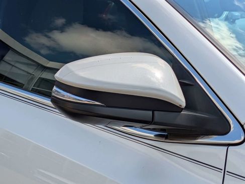 Used 2019 Toyota Highlander Limited AWD/4WD image 12