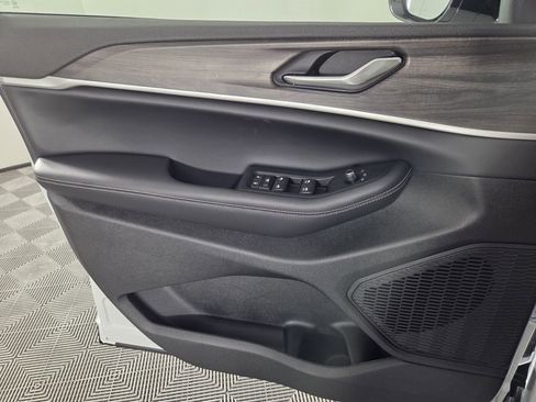 New 2026 Jeep Grand Cherokee L 2WD image 16