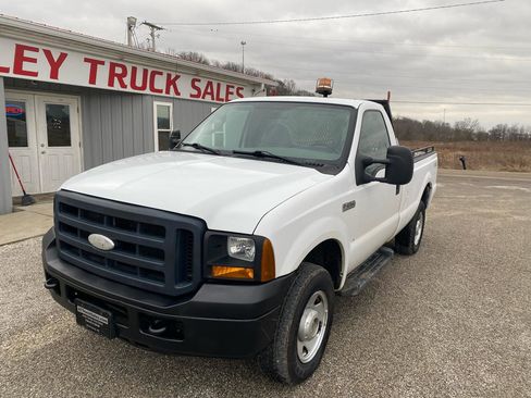 Used 2006 Ford F250 XLT image 3