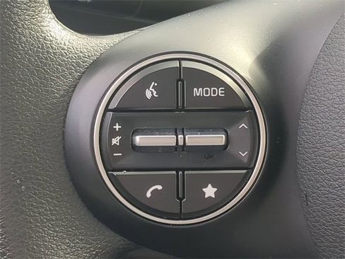 Used 2023 Kia Soul LX w/ LX Technology Package image 24