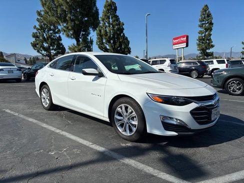 Used 2024 Chevrolet Malibu LT FWD image 2