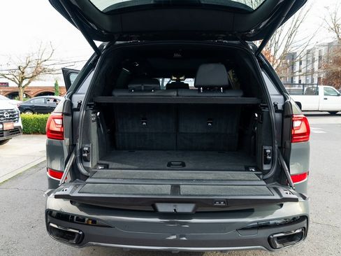 Used 2022 BMW X7 xDrive40i w/ M Sport Package image 7