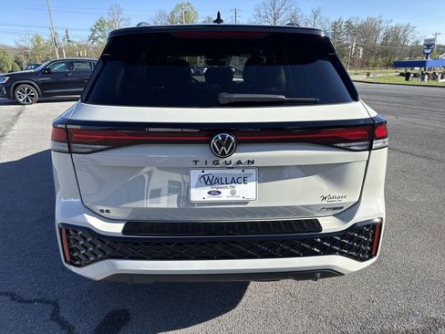 New 2026 Volkswagen Tiguan SE R-Line AWD/4WD image 5