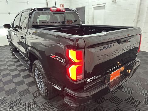 Used 2025 Chevrolet Colorado Z71 w/ Technology Package AWD/4WD image 7