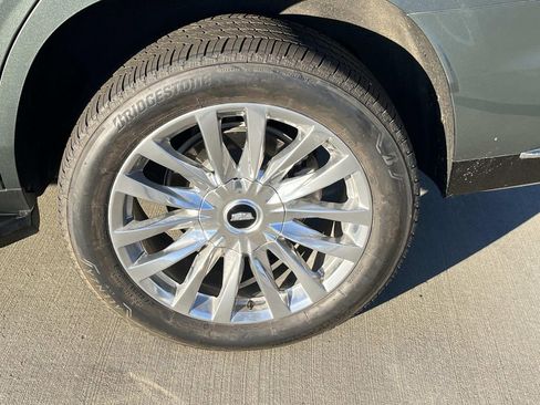 Certified 2024 Cadillac Escalade Premium Luxury image 11