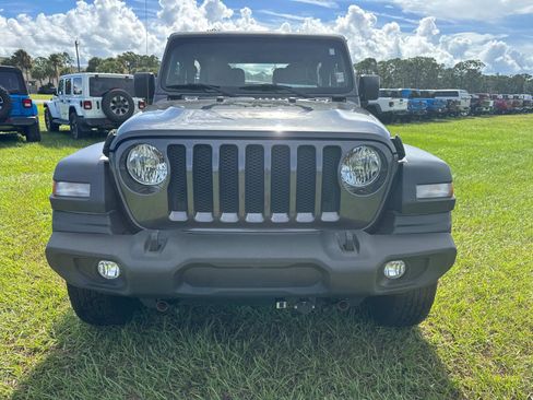 Used 2018 Jeep Wrangler Sport image 8