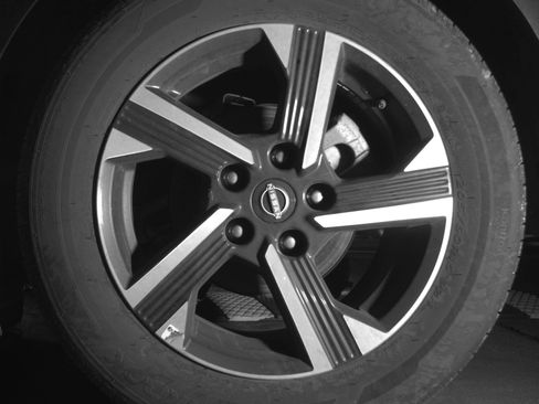 Used 2025 Nissan Sentra SV FWD image 14