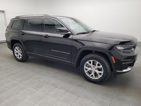 Used 2022 Jeep Grand Cherokee L Limited image 11