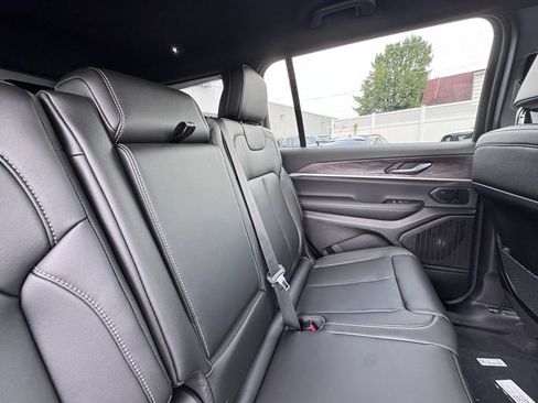 New 2026 Jeep Grand Cherokee L Limited AWD/4WD image 22