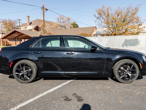 Used 2021 Chrysler 300 S image 2