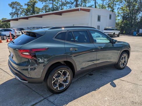 New 2026 Chevrolet Trax LT FWD image 25