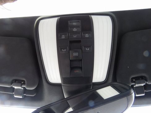 Used 2013 Mercedes-Benz E 350 4MATIC Sedan image 27