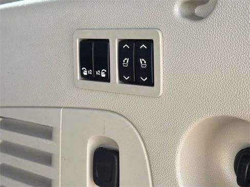 Used 2019 Cadillac Escalade ESV Premium Luxury w/ Escalade Sport Edition image 11