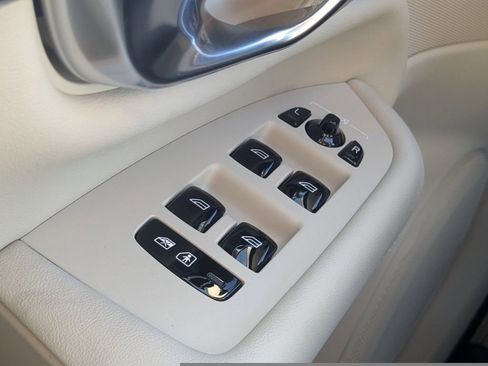 New 2026 Volvo XC90 B6 Ultra w/ Protection Package image 32