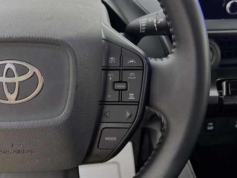 Used 2023 Toyota Prius LE image 20