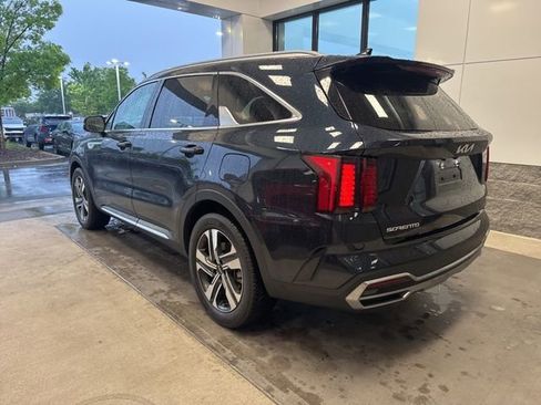 Certified 2023 Kia Sorento EX AWD/4WD image 3
